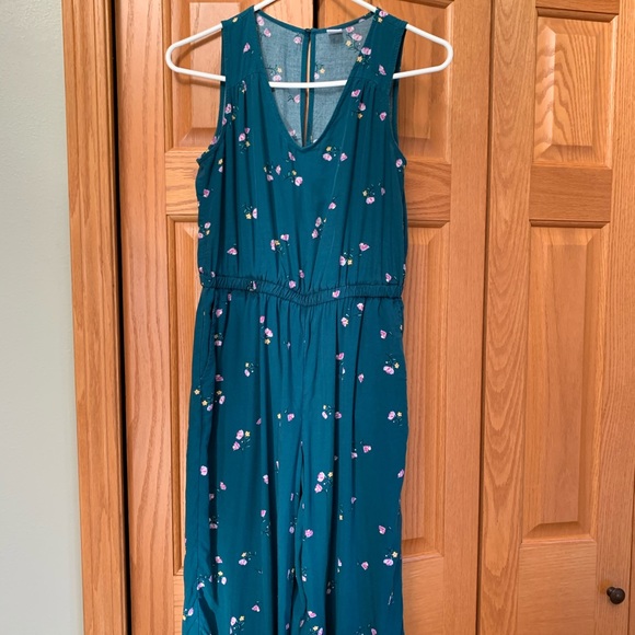 Old Navy Pants - Old Navy Jumpsuit with Pockets